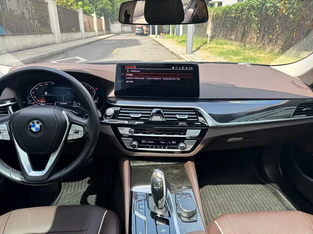 BMW BMW 5 Series 2021 Facelift 525Li Luxury Package 2023 - thumbnail 17