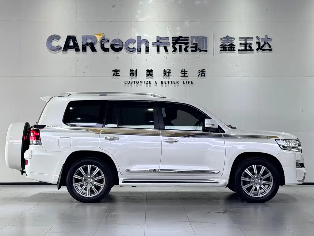 Toyota Land Cruiser 2018 5.7L EX-R Middle East Version 2018 - thumbnail 4