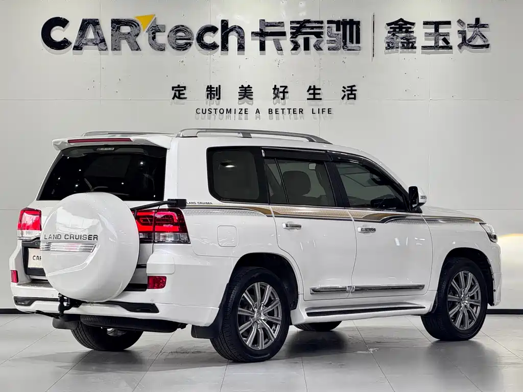 Toyota Land Cruiser 2018 5.7L EX-R Middle East Version 2018 - thumbnail 5