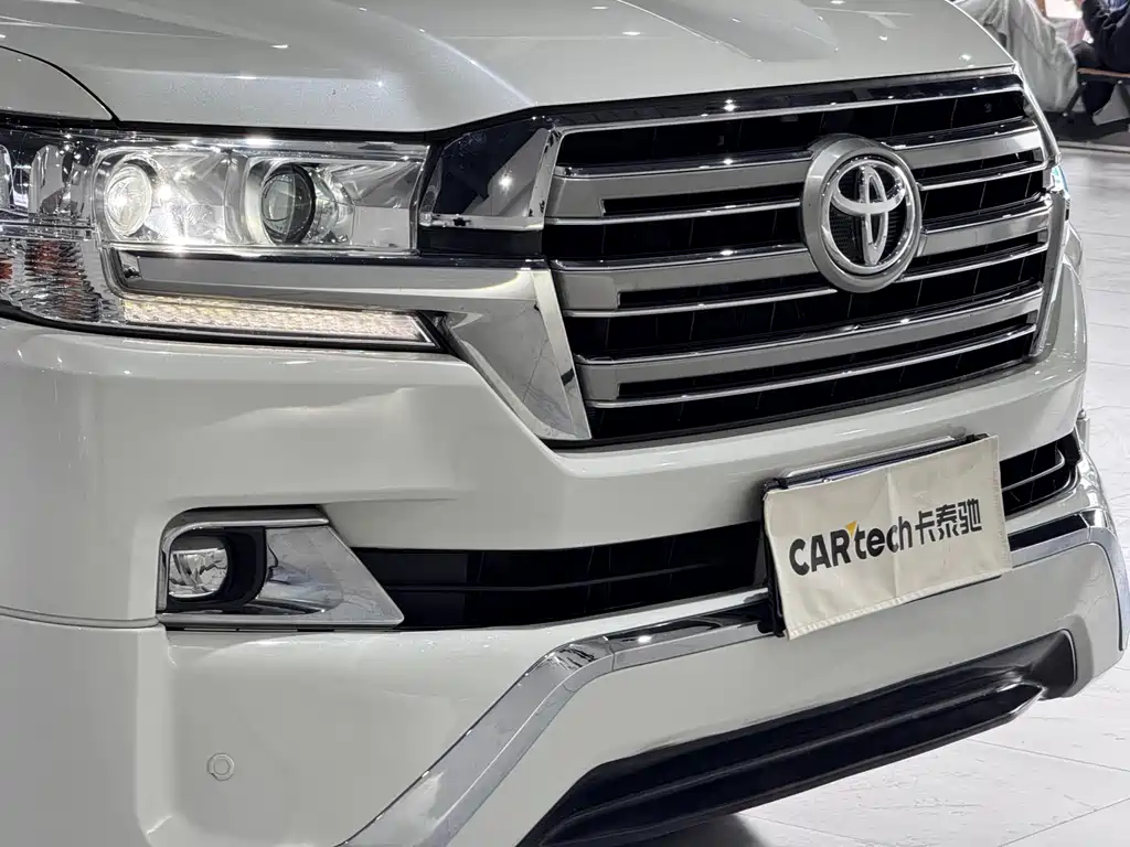 Toyota Land Cruiser 2018 5.7L EX-R Middle East Version 2018 - thumbnail 9