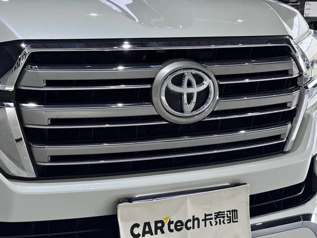 Toyota Land Cruiser 2018 5.7L EX-R Middle East Version 2018 - thumbnail 10