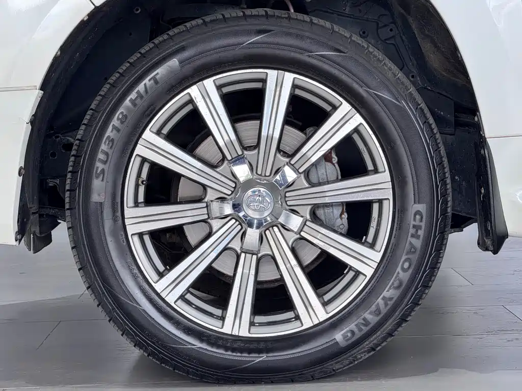 Toyota Land Cruiser 2018 5.7L EX-R Middle East Version 2018 - thumbnail 11