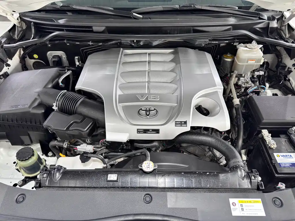 Toyota Land Cruiser 2018 5.7L EX-R Middle East Version 2018 - thumbnail 15