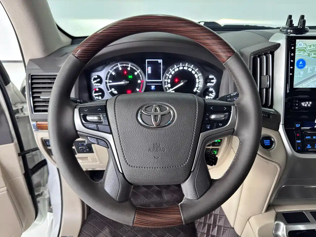 Toyota Land Cruiser 2018 5.7L EX-R Middle East Version 2018 - thumbnail 20