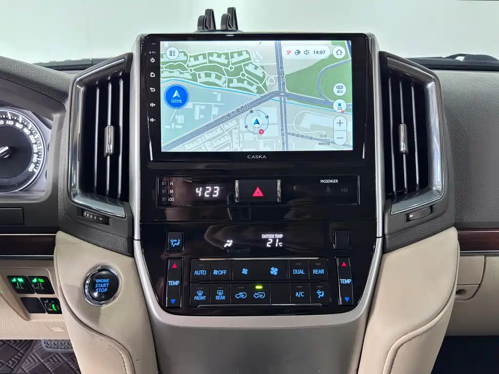 Toyota Land Cruiser 2018 5.7L EX-R Middle East Version 2018 - thumbnail 22