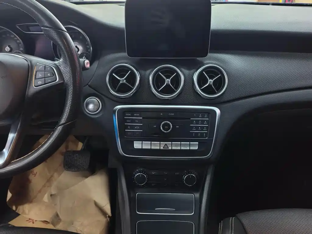 Mercedes-Benz Mercedes-Benz GLA 2017 GLA 200动感型 2017 - thumbnail 5