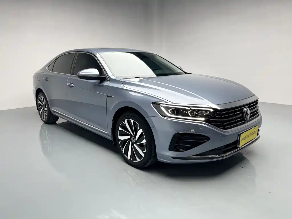 Volkswagen Volkswagen Passat 2022 330TSI Luxury Edition 2022 - thumbnail 3