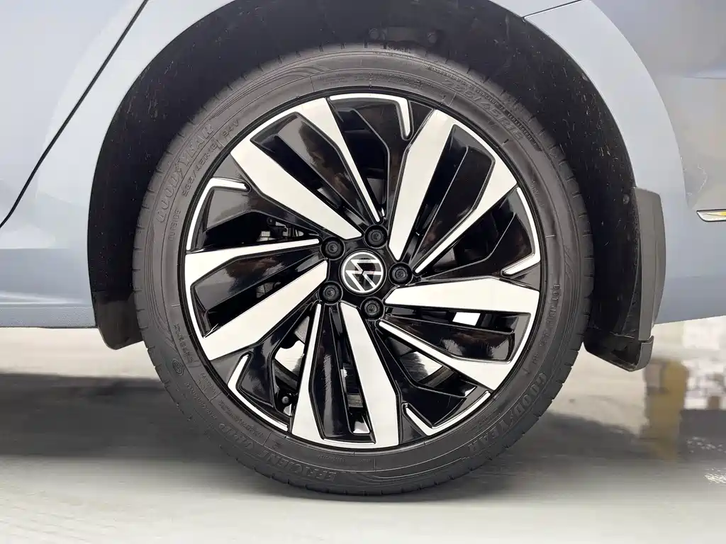 Volkswagen Volkswagen Passat 2022 330TSI Luxury Edition 2022 - thumbnail 5