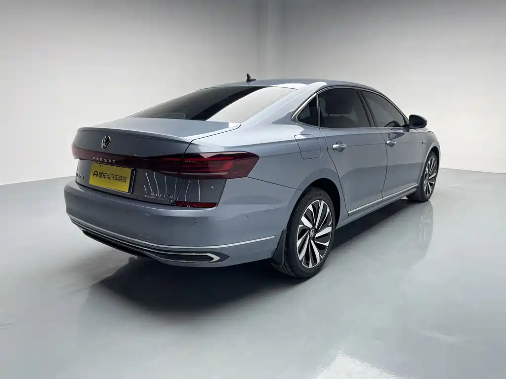 Volkswagen Volkswagen Passat 2022 330TSI Luxury Edition 2022 - thumbnail 6