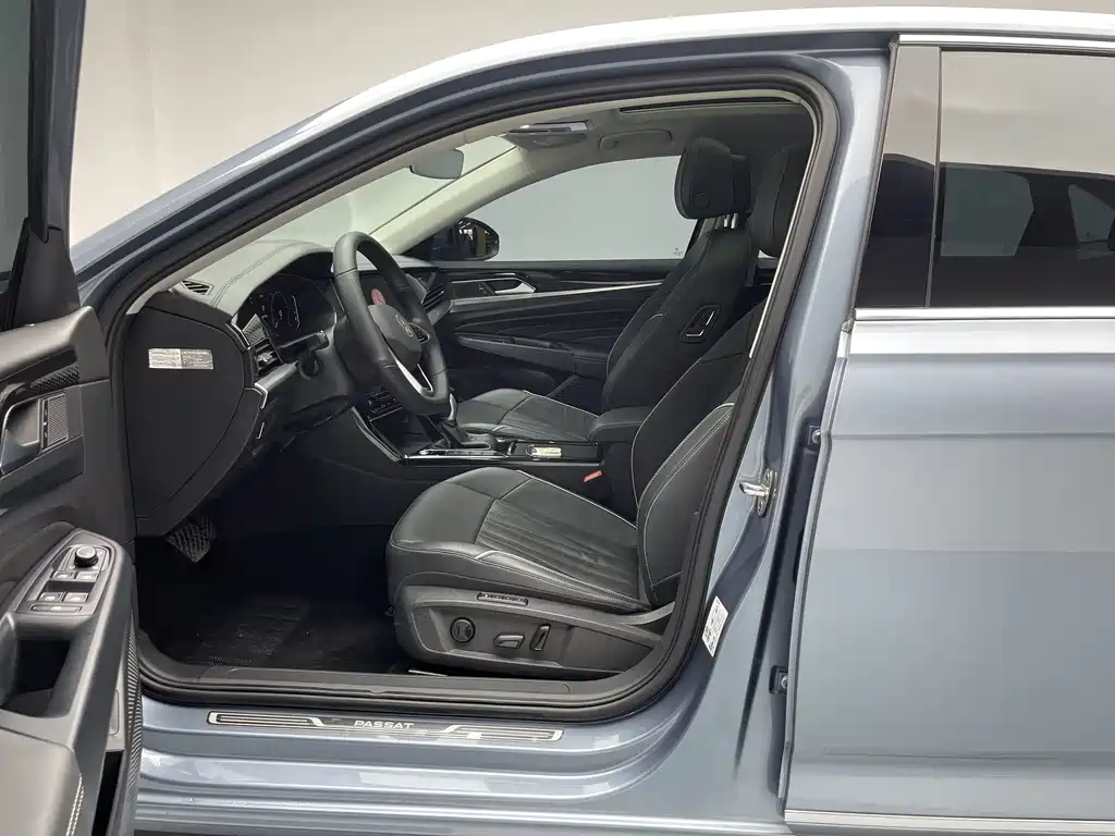 Volkswagen Volkswagen Passat 2022 330TSI Luxury Edition 2022 - thumbnail 9
