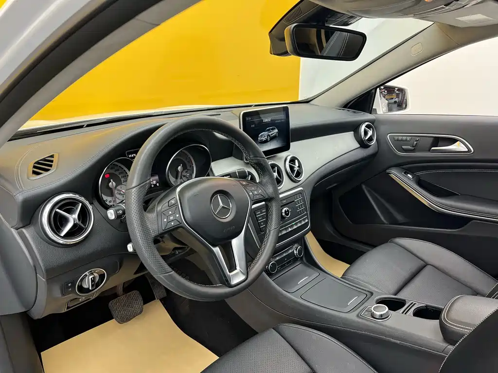 Mercedes-Benz Mercedes-Benz GLA 2016 GLA 220 4MATIC Luxury Edition 2016 - thumbnail 4