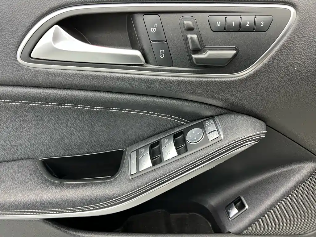 Mercedes-Benz Mercedes-Benz GLA 2016 GLA 220 4MATIC Luxury Edition 2016 - thumbnail 5
