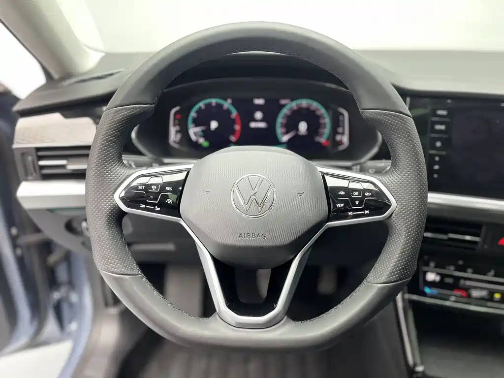 Volkswagen Volkswagen Passat 2022 330TSI Luxury Edition 2022 - thumbnail 14