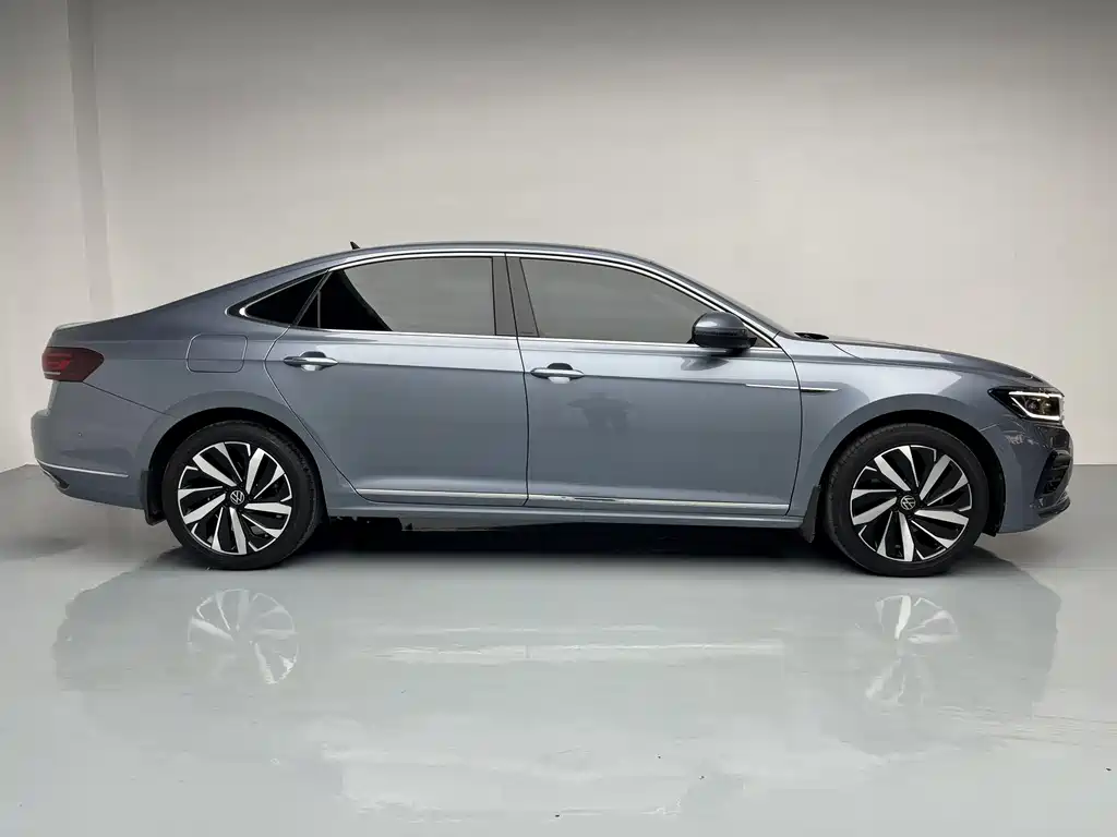 Volkswagen Volkswagen Passat 2022 330TSI Luxury Edition 2022 - thumbnail 19