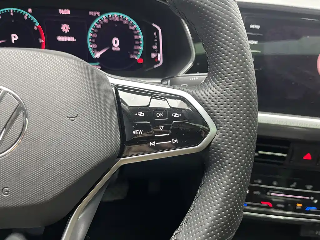 Volkswagen Volkswagen Passat 2022 330TSI Luxury Edition 2022 - thumbnail 22