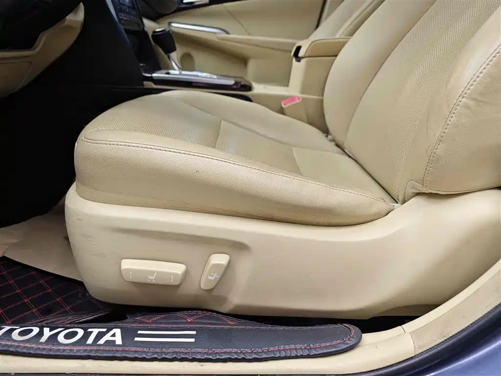 Toyota Toyota Camry 2015 Hybrid 2.5HG Luxury Navigation Edition 2016 - thumbnail 11