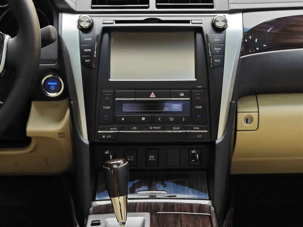 Toyota Toyota Camry 2015 Hybrid 2.5HG Luxury Navigation Edition 2016 - thumbnail 19