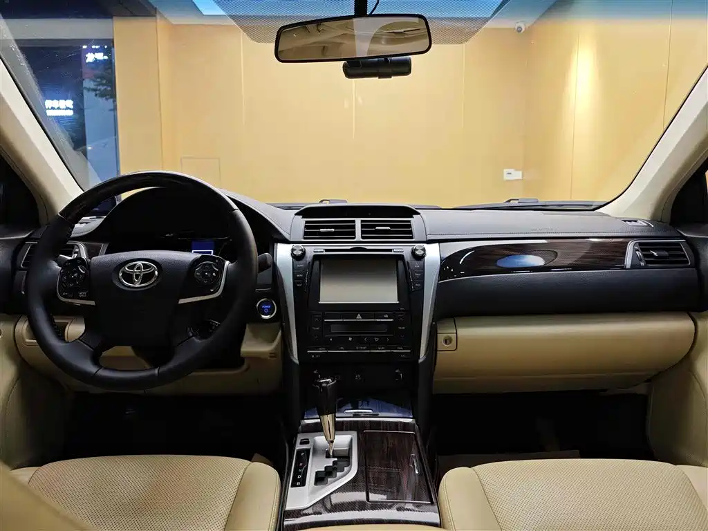 Toyota Toyota Camry 2015 Hybrid 2.5HG Luxury Navigation Edition 2016 - thumbnail 20