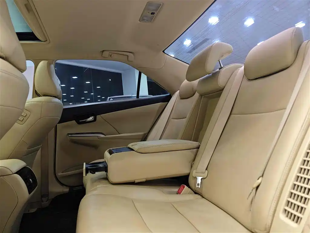 Toyota Toyota Camry 2015 Hybrid 2.5HG Luxury Navigation Edition 2016 - thumbnail 23