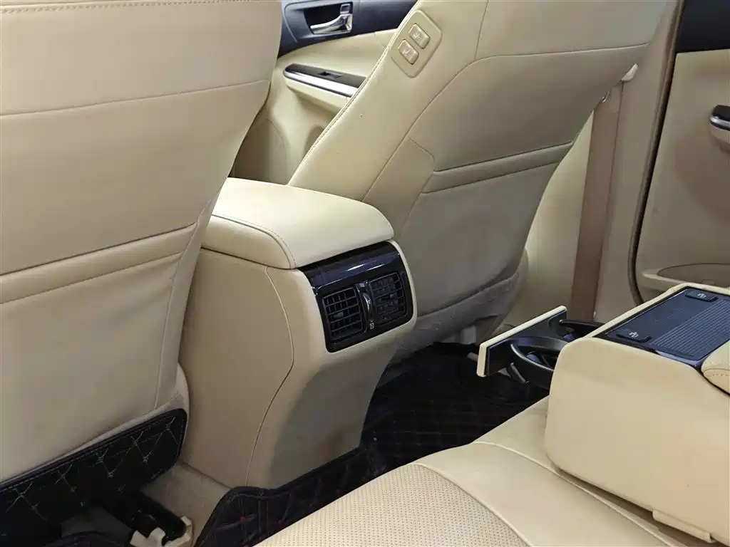 Toyota Toyota Camry 2015 Hybrid 2.5HG Luxury Navigation Edition 2016 - thumbnail 26