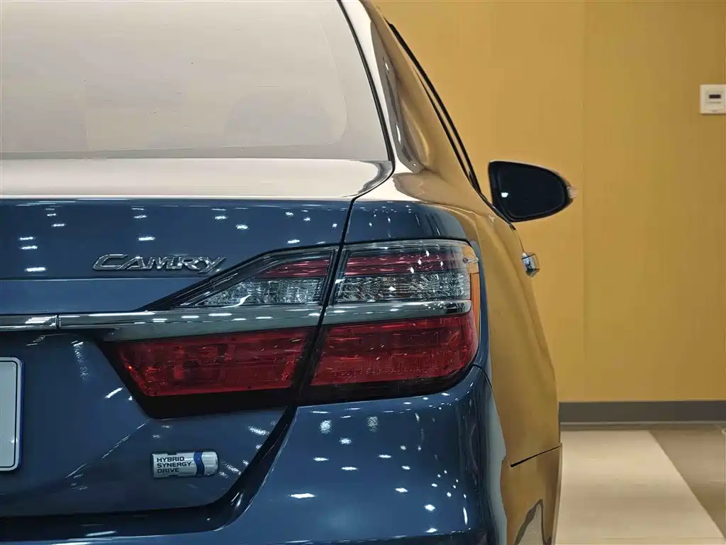 Toyota Toyota Camry 2015 Hybrid 2.5HG Luxury Navigation Edition 2016 - thumbnail 29
