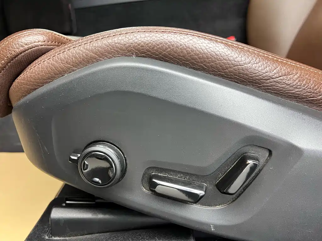 Volvo Volvo XC60 2019 T5 AWD Luxury Edition 2019 - thumbnail 8
