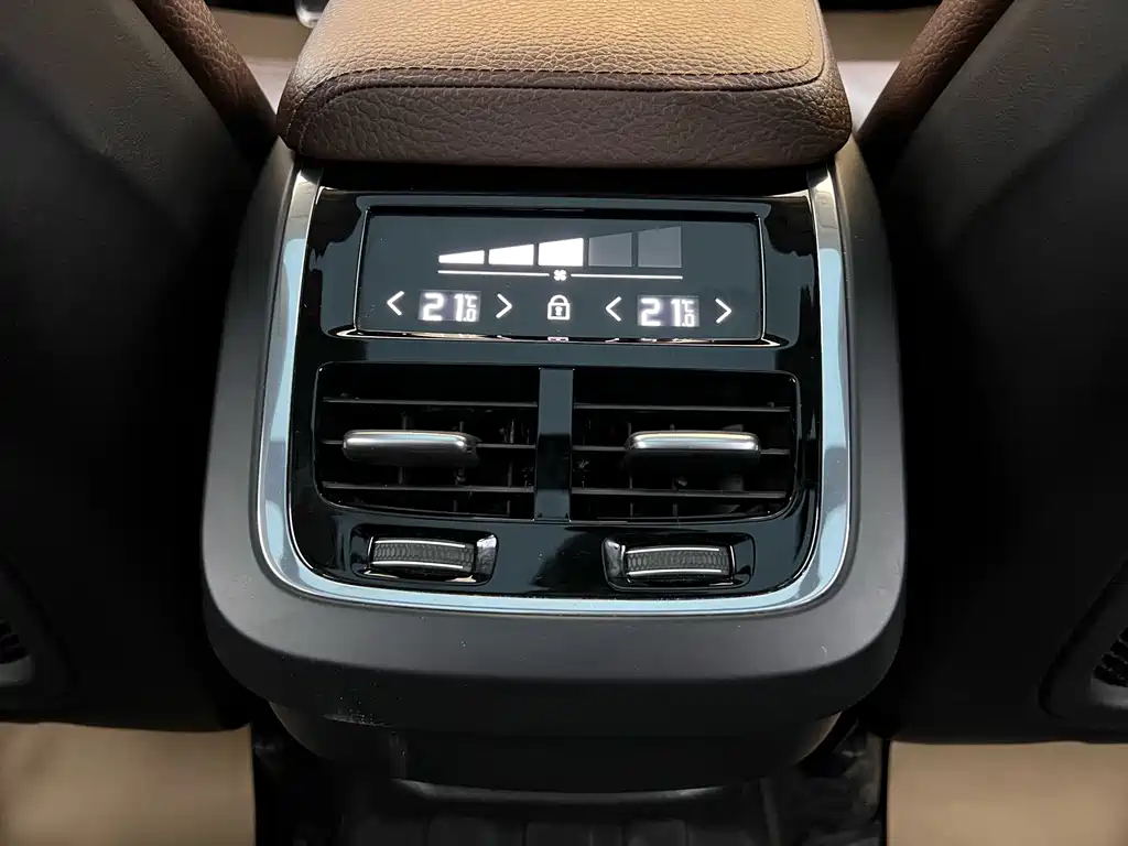 Volvo Volvo XC60 2019 T5 AWD Luxury Edition 2019 - thumbnail 28