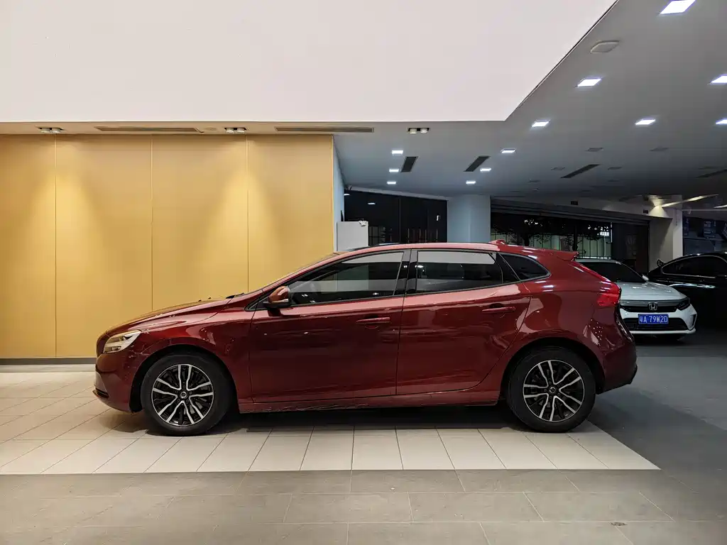 Volvo Volvo V40 2018 T3 Momentum 2018 - thumbnail 6