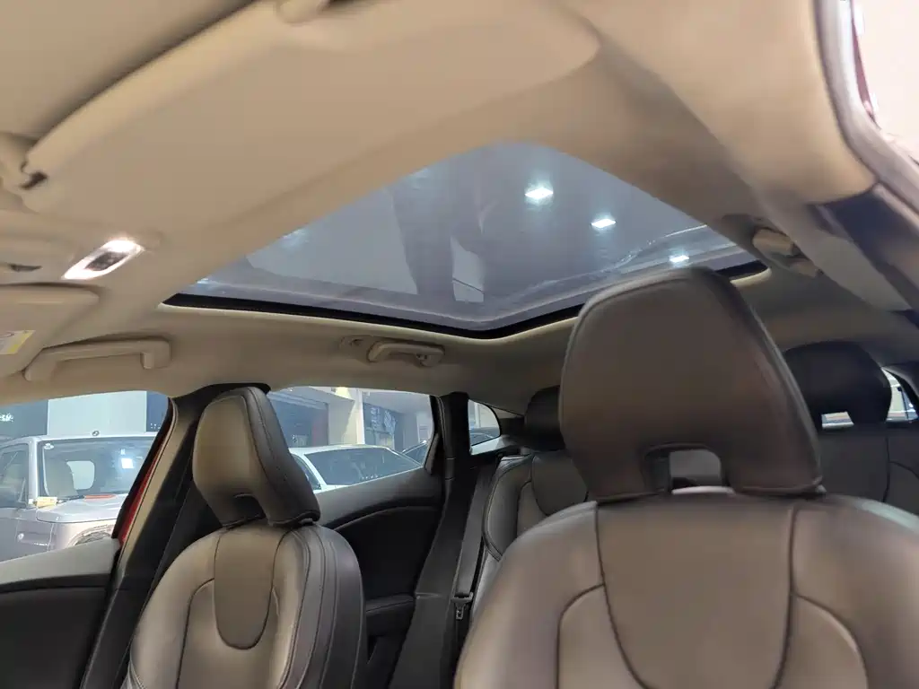 Volvo Volvo V40 2018 T3 Momentum 2018 - thumbnail 12