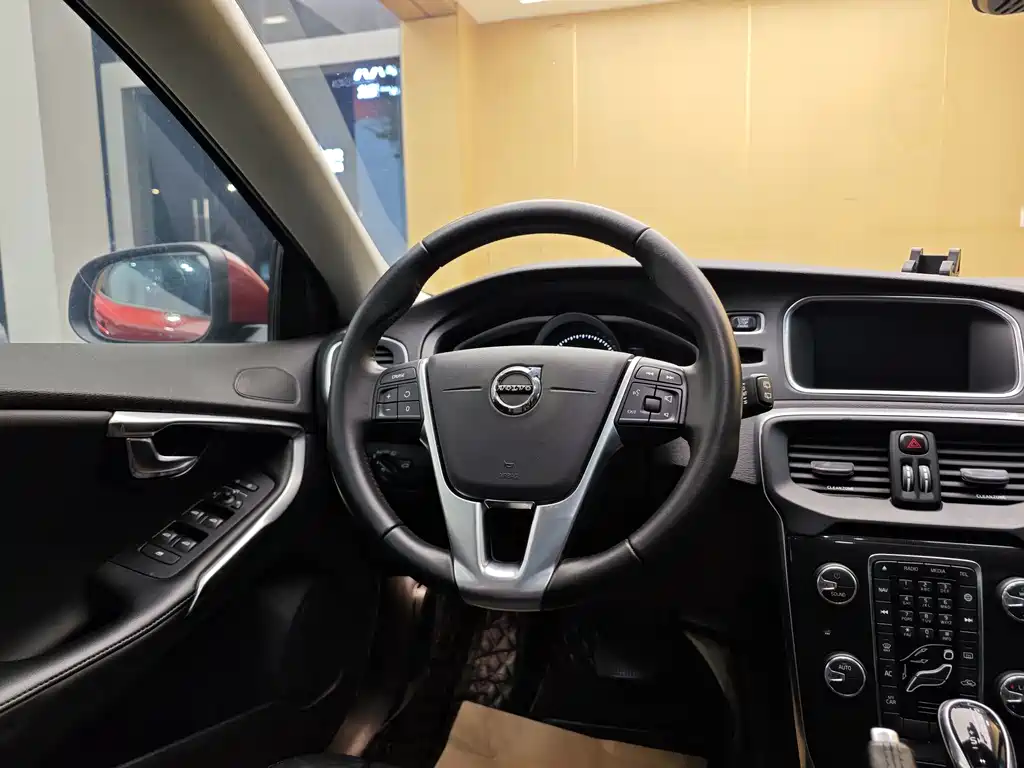 Volvo Volvo V40 2018 T3 Momentum 2018 - thumbnail 14