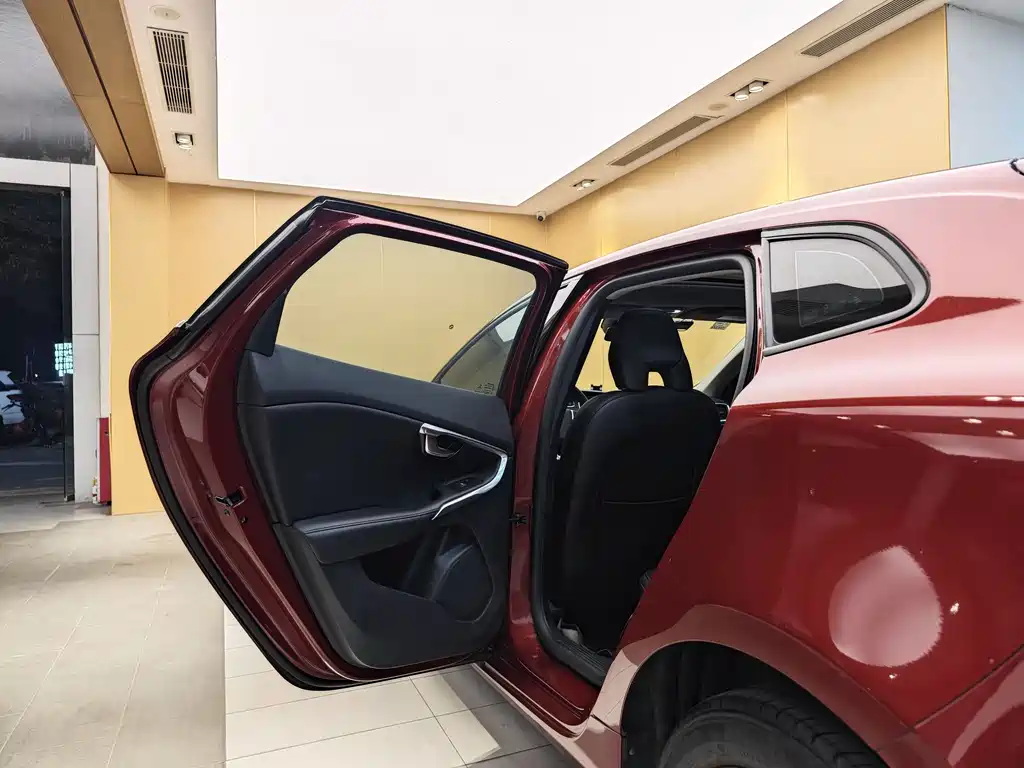 Volvo Volvo V40 2018 T3 Momentum 2018 - thumbnail 20