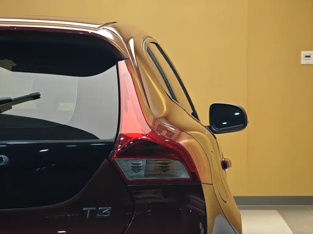 Volvo Volvo V40 2018 T3 Momentum 2018 - thumbnail 24