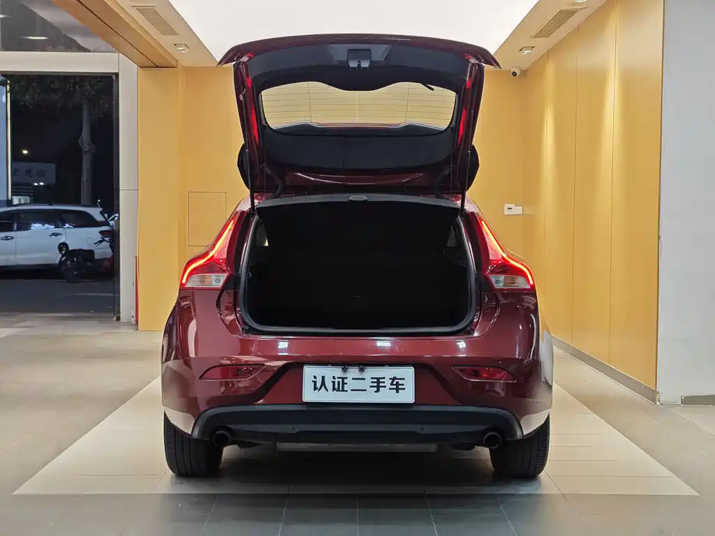 Volvo Volvo V40 2018 T3 Momentum 2018 - thumbnail 25