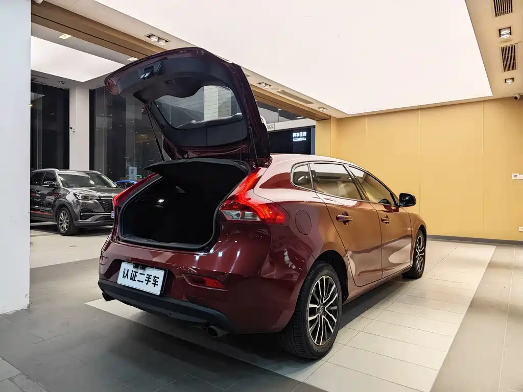 Volvo Volvo V40 2018 T3 Momentum 2018 - thumbnail 28
