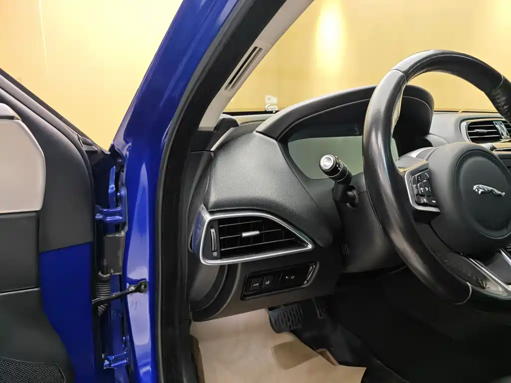 Jaguar Jaguar XEL 2019 2.0T 200PS Premium Edition 2019 - thumbnail 11