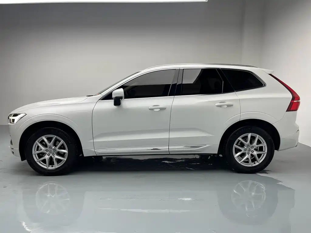 Volvo Volvo XC60 2020 T5 AWD Momentum Luxury Edition 2020 - thumbnail 6