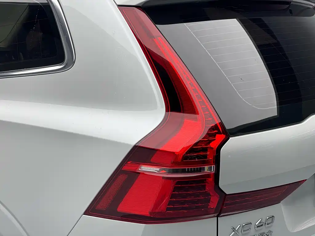 Volvo Volvo XC60 2020 T5 AWD Momentum Luxury Edition 2020 - thumbnail 17