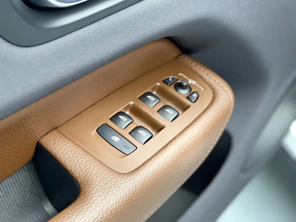 Volvo Volvo XC60 2020 T5 AWD Momentum Luxury Edition 2020 - thumbnail 22