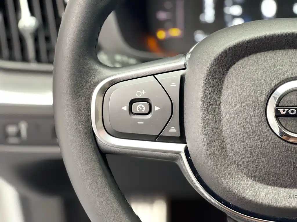 Volvo Volvo XC60 2020 T5 AWD Momentum Luxury Edition 2020 - thumbnail 26