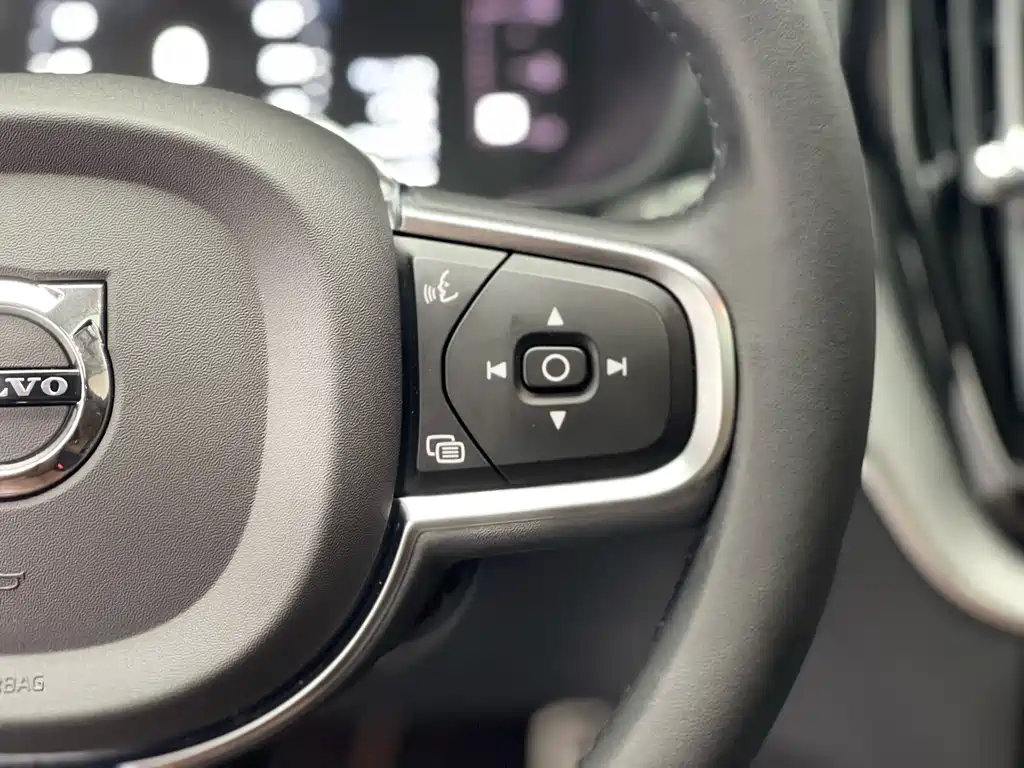 Volvo Volvo XC60 2020 T5 AWD Momentum Luxury Edition 2020 - thumbnail 27