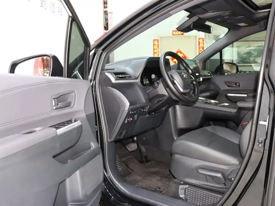 Toyota Toyota Granvia 2026 2.5L Hybrid Comfort Edition 2025 - thumbnail 9