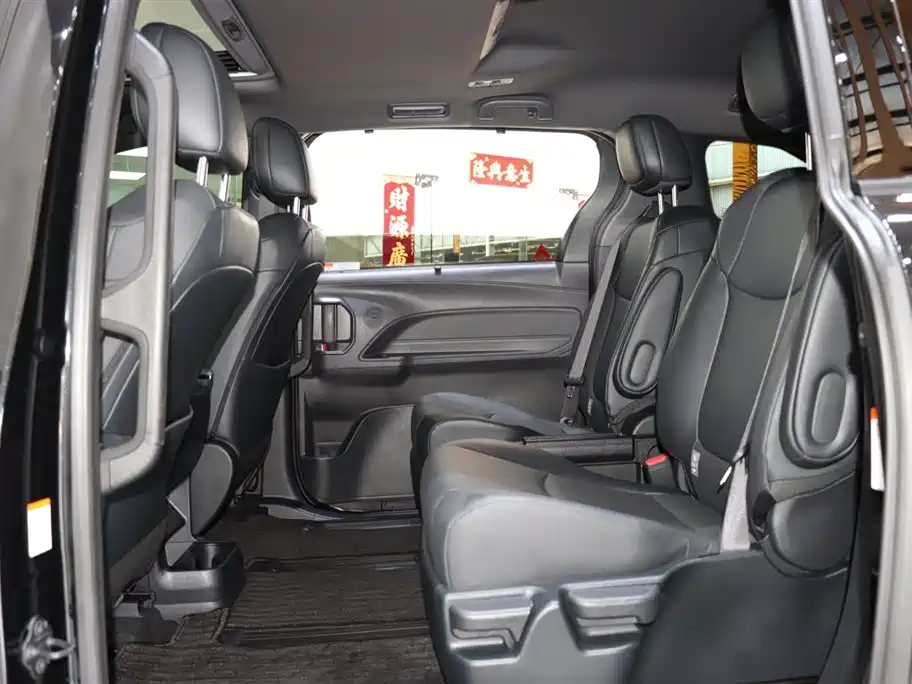 Toyota Toyota Granvia 2026 2.5L Hybrid Comfort Edition 2025 - thumbnail 10