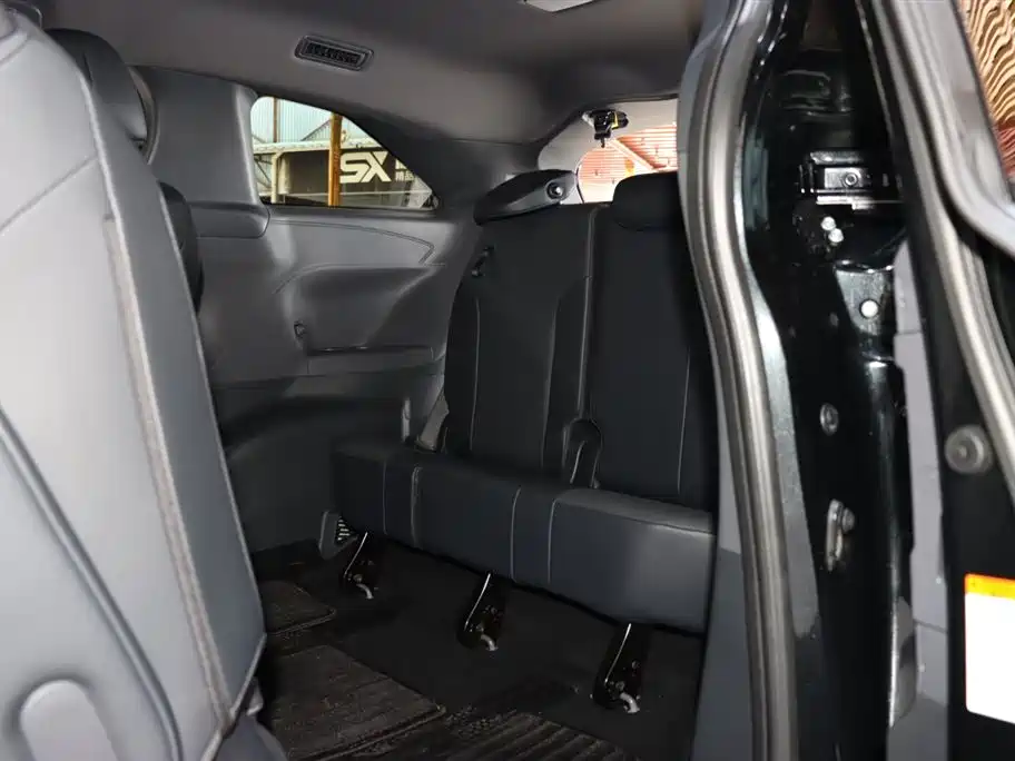 Toyota Toyota Granvia 2026 2.5L Hybrid Comfort Edition 2025 - thumbnail 12