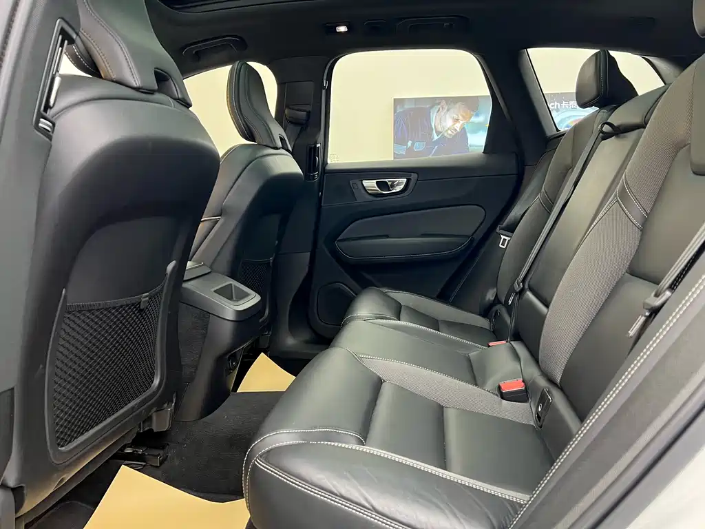 Volvo Volvo XC60 2023 B5 AWD Intelligent Distance Sport Edition 2023 - thumbnail 8