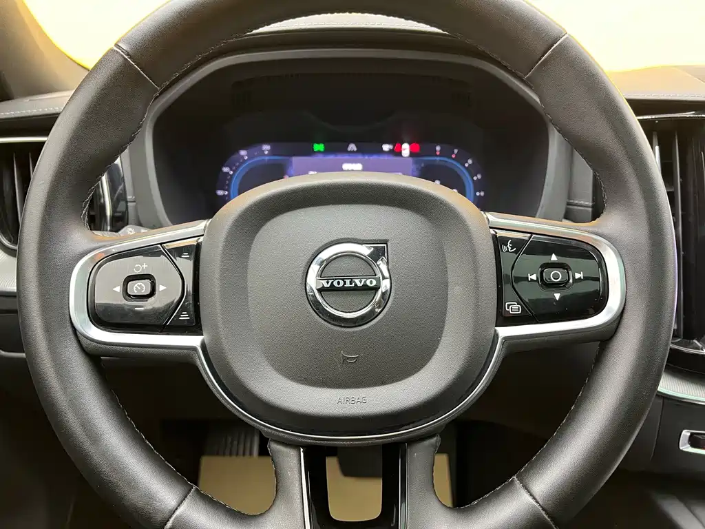 Volvo Volvo XC60 2023 B5 AWD Intelligent Distance Sport Edition 2023 - thumbnail 11