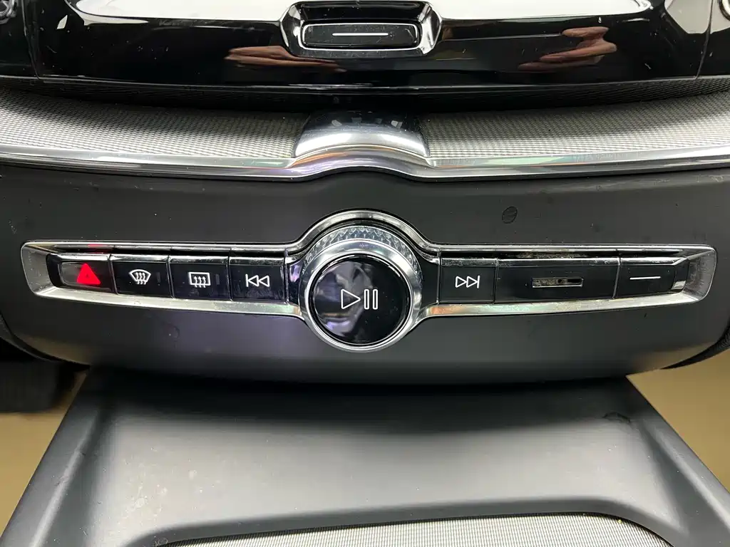 Volvo Volvo XC60 2023 B5 AWD Intelligent Distance Sport Edition 2023 - thumbnail 24
