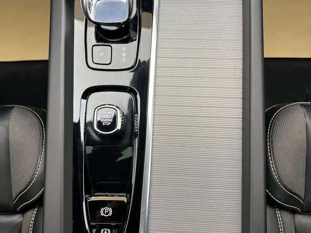 Volvo Volvo XC60 2023 B5 AWD Intelligent Distance Sport Edition 2023 - thumbnail 25
