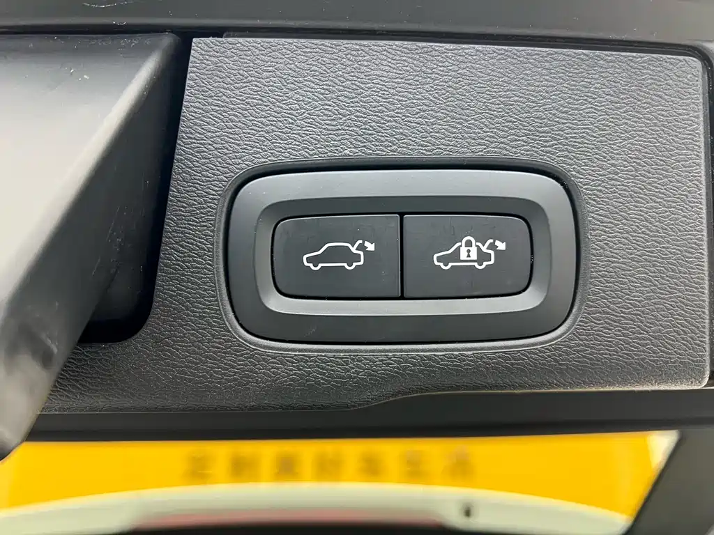 Volvo Volvo XC60 2023 B5 AWD Intelligent Distance Sport Edition 2023 - thumbnail 29