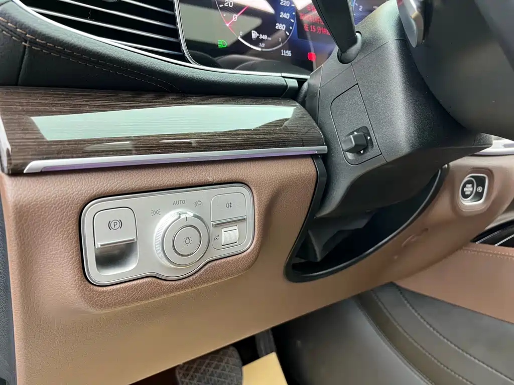 Mercedes-Benz Mercedes-Benz GLE 2024 Model Year Facelift GLE 350 4MATIC Fashion Edition 2024 - thumbnail 4