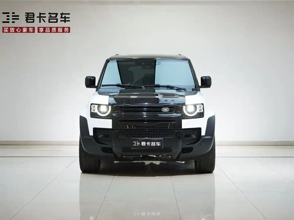 Land Rover Land Rover Defender 2020 110 P400 First Edition Silvery Special Kit 2020 - thumbnail 2